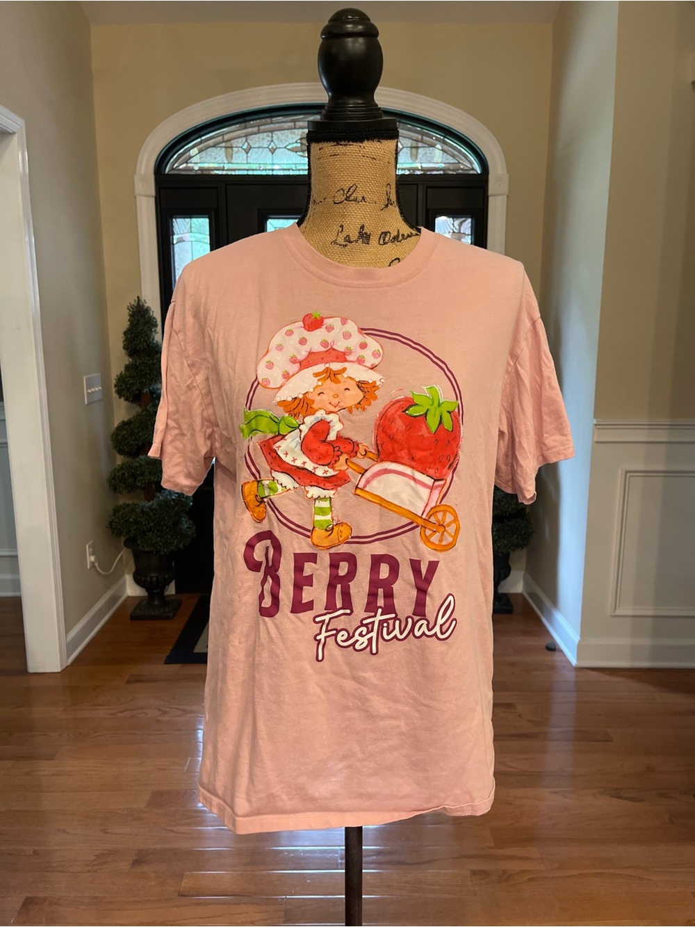 Vintage Strawberry Shortcake Berry Festival Berry Pink T-Shirt Medium